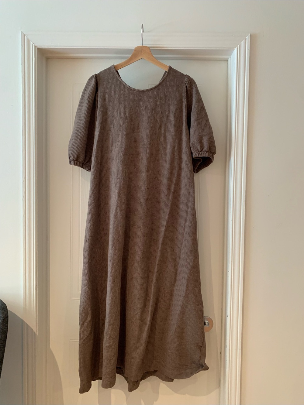 Puff-Sleeve Maxi in Taupe